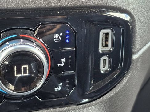 Used 2025 GMC Sierra 1500 SLT w/ SLT Premium Package AWD/4WD image 31