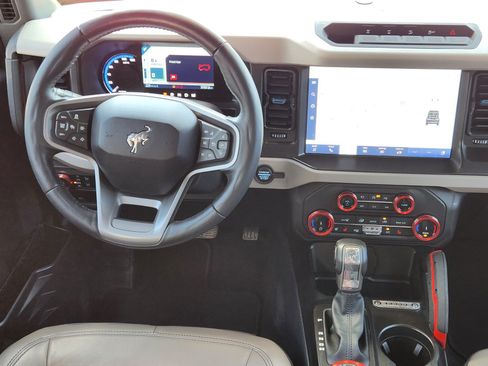 Used 2022 Ford Bronco Wildtrak AWD/4WD image 9