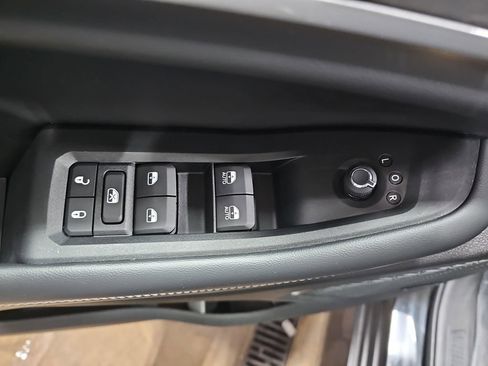 Used 2023 Jeep Grand Cherokee L Limited image 29