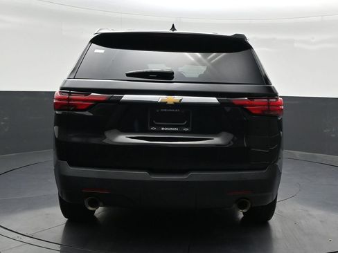 Used 2022 Chevrolet Traverse LS FWD image 4