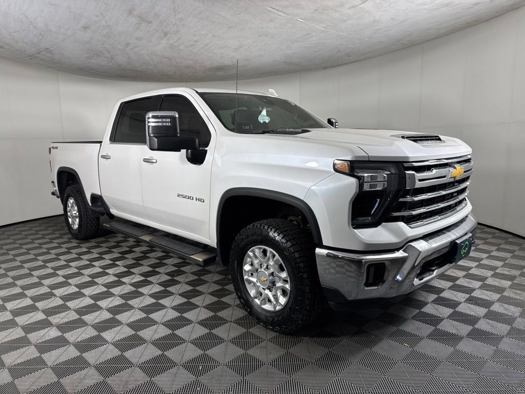 Certified 2024 Chevrolet Silverado 2500 LTZ AWD/4WD image 3