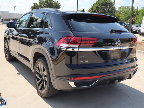 Used 2023 Volkswagen Atlas Cross Sport SE w/ Panoramic Sunroof Package FWD image 6