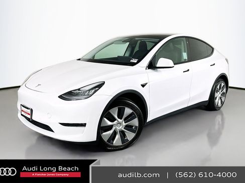 Used 2021 Tesla Model Y Long Range image 1