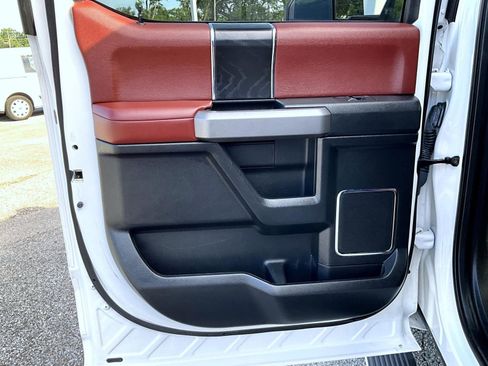Used 2018 Ford F150 Platinum w/ Equipment Group 701A Luxury AWD/4WD image 25