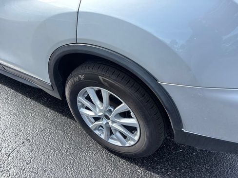 Used 2020 Nissan Rogue SV FWD image 13