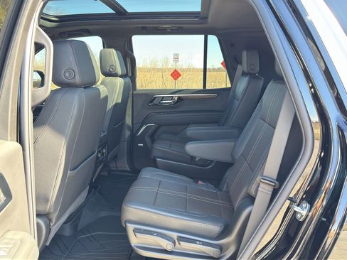 Used 2026 Chevrolet Tahoe High Country AWD/4WD image 38