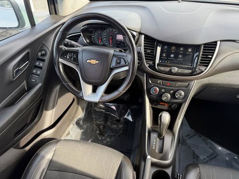 Used 2019 Chevrolet Trax LT w/ Driver Confidence Package image 44