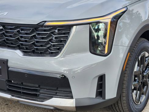 New 2026 Kia Sorento S w/ S Panoramic Sunroof Package image 7