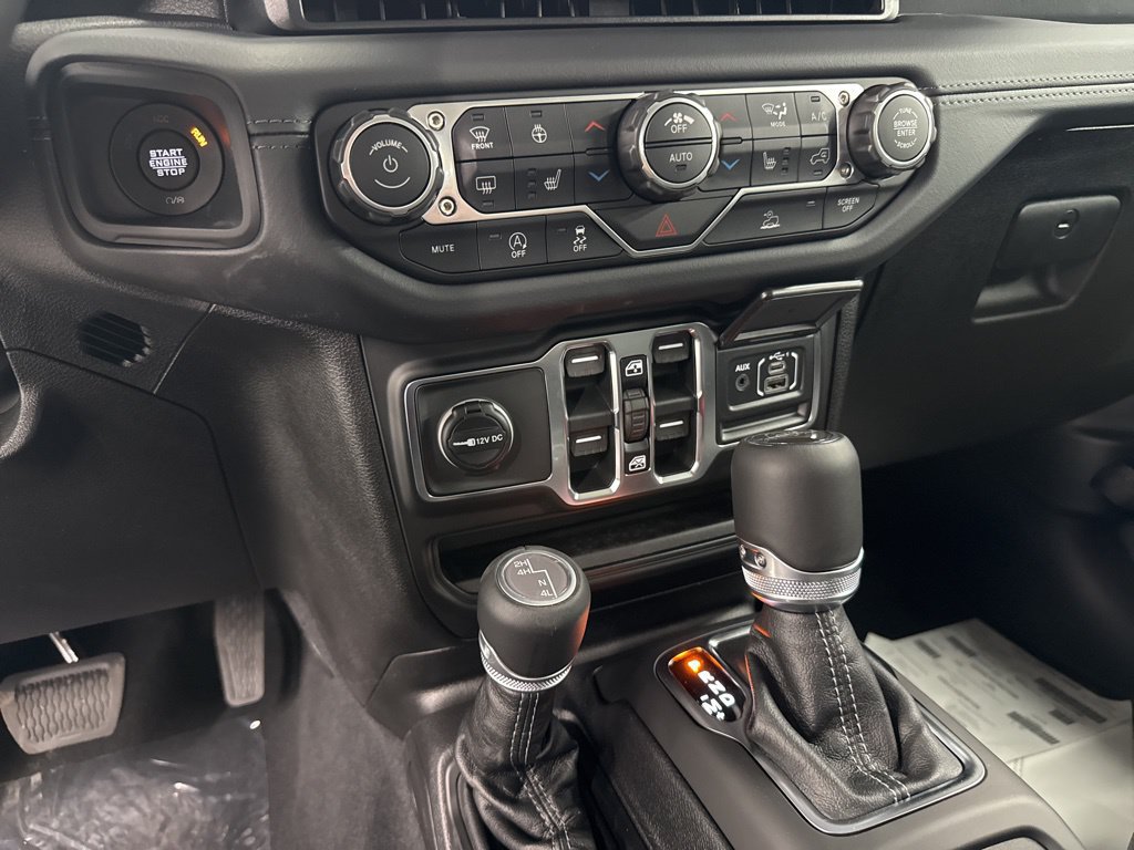 New 2026 Jeep Gladiator Sport AWD/4WD image 24