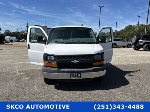Used 2015 Chevrolet Express 2500 image 28