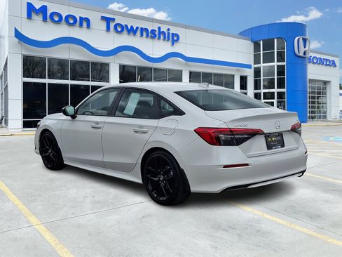 Used 2024 Honda Civic Sport image 4