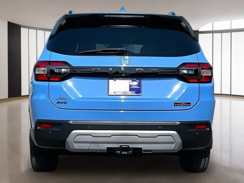 Used 2025 Honda Pilot TrailSport image 5