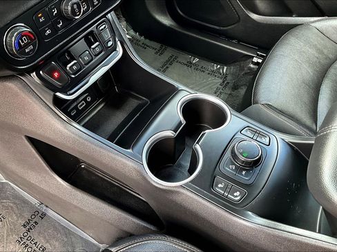 Used 2020 GMC Terrain SLT image 14