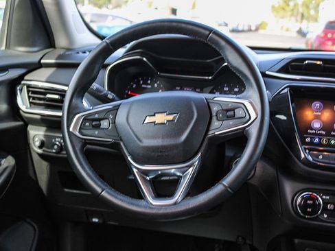 Used 2021 Chevrolet TrailBlazer LT w/ Premium Seating Package AWD/4WD image 15