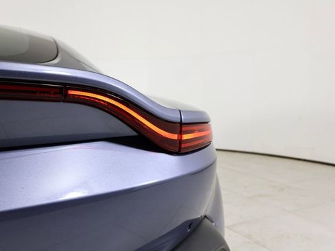 Used 2020 Aston Martin V8 Vantage Coupe RWD image 11