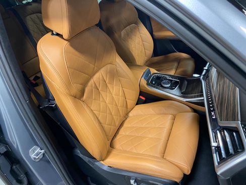 Used 2024 BMW X7 xDrive40i w/ Executive Package image 21