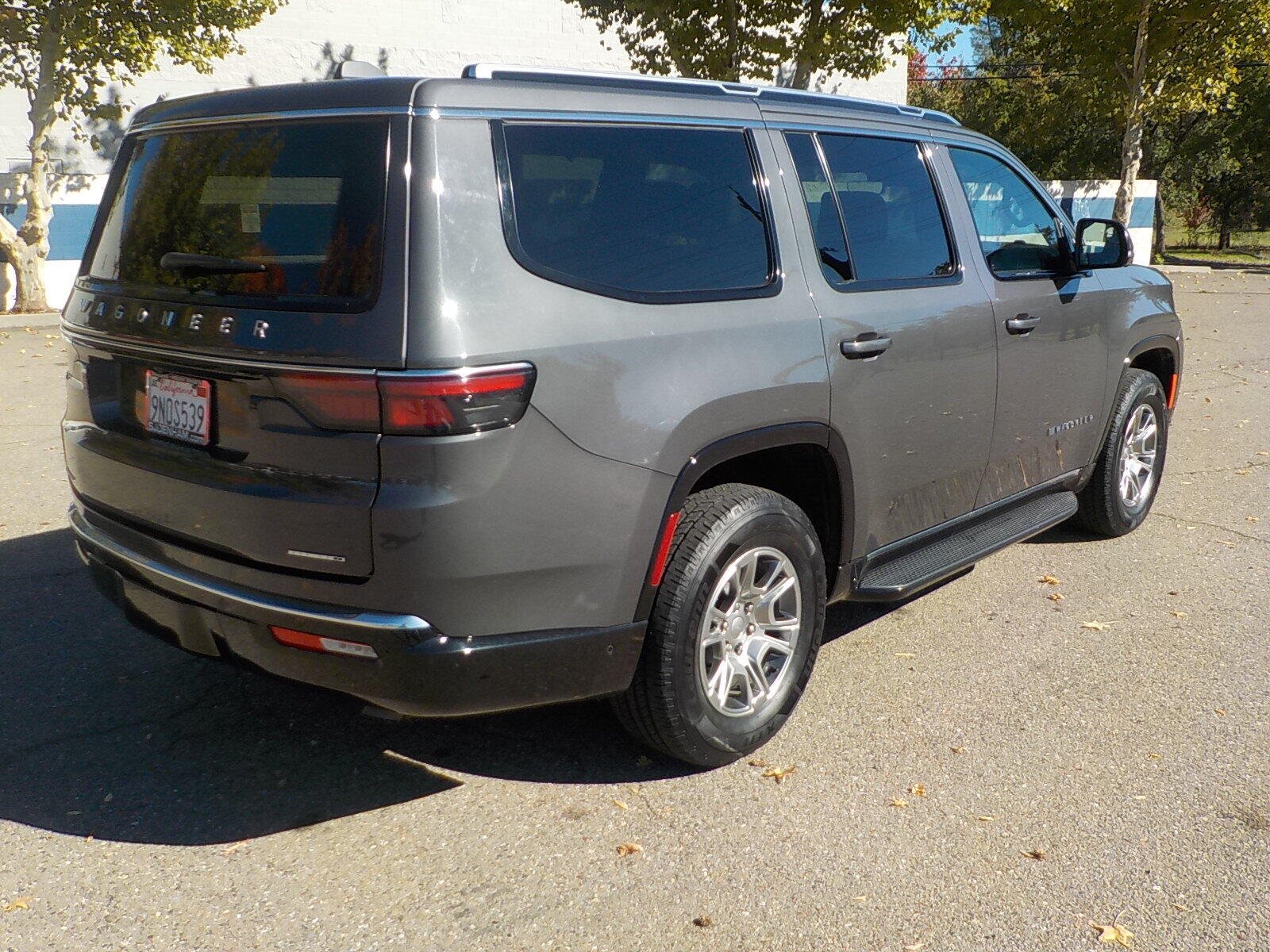 Used 2022 Jeep Wagoneer Series I w/ Convenience Group I AWD/4WD image 4