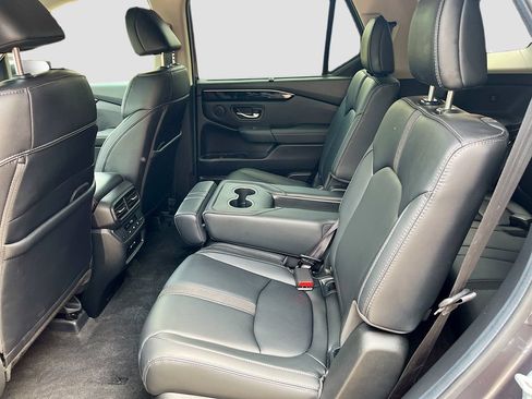 Used 2025 Honda Pilot EX-L image 23