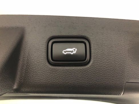 Used 2022 Kia Telluride SX w/ SX Prestige Package image 9