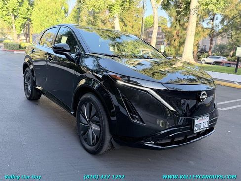 Used 2025 Nissan Ariya AWD image 3