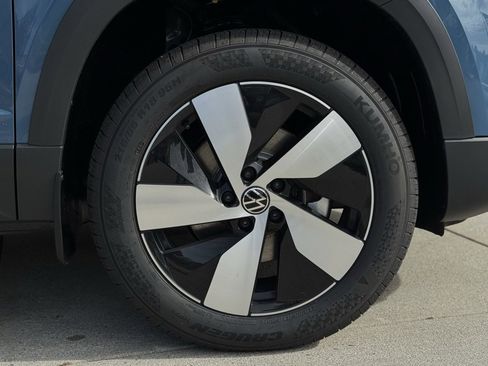 New 2025 Volkswagen Taos S image 7