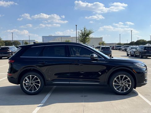 New 2025 Lincoln Corsair FWD w/ Equipment Group 101A image 9