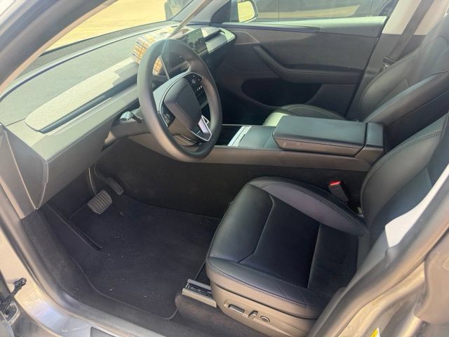 Used 2026 Tesla Model Y Long Range AWD/4WD image 2