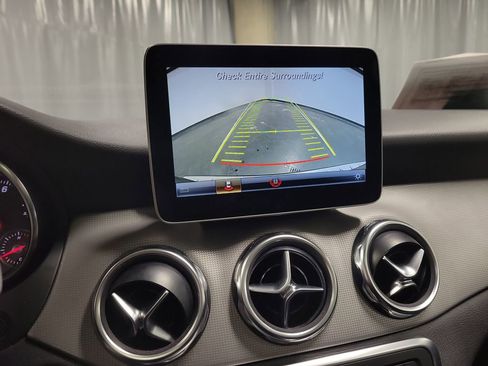 Used 2020 Mercedes-Benz GLA 250 4MATIC image 16