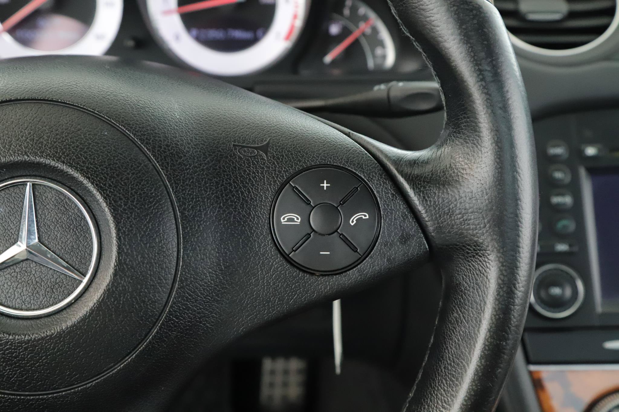 Used 2009 Mercedes-Benz SL 550 image 7