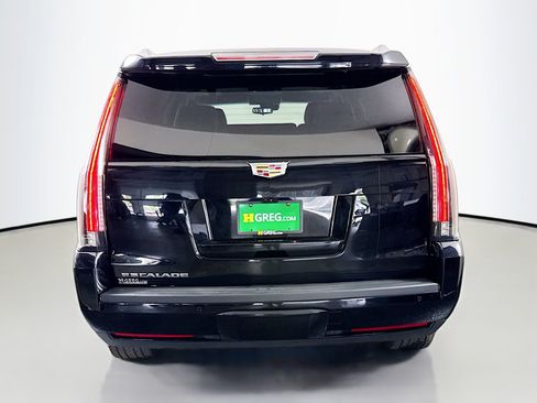 Used 2018 Cadillac Escalade Luxury AWD/4WD image 8