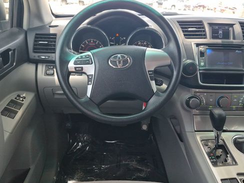 Used 2013 Toyota Highlander FWD image 13