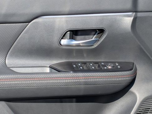 Certified 2025 Nissan Kicks SR AWD/4WD image 13