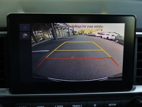 Used 2025 Hyundai Venue SEL FWD image 38