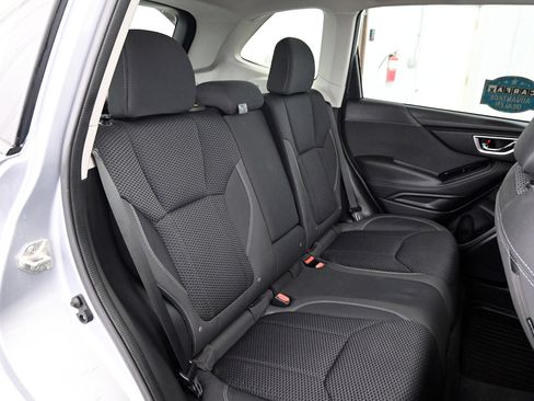 Used 2021 Subaru Forester Premium image 34