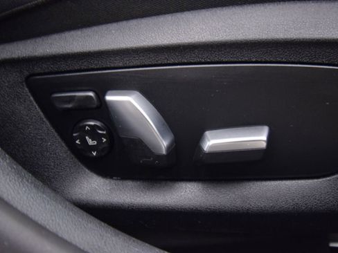 Used 2020 BMW 530i w/ Convenience Package image 29