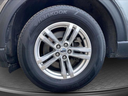 Used 2023 Ford Explorer XLT AWD/4WD image 10