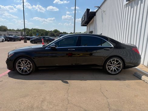 Used 2020 Mercedes-Benz S 560 Sedan image 3