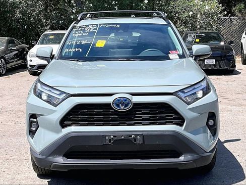 Used 2022 Toyota RAV4 XLE Premium AWD/4WD image 2