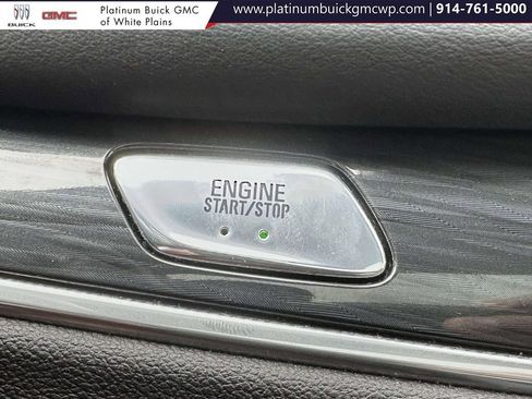 Used 2020 Buick Enclave Premium w/ Sun and Sites Package image 31