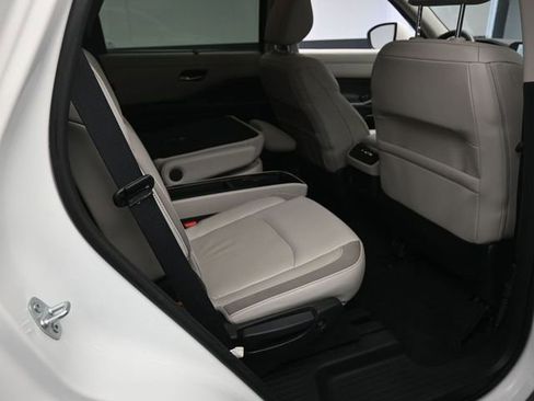Used 2023 Nissan Pathfinder SL w/ SL Premium Package FWD image 26