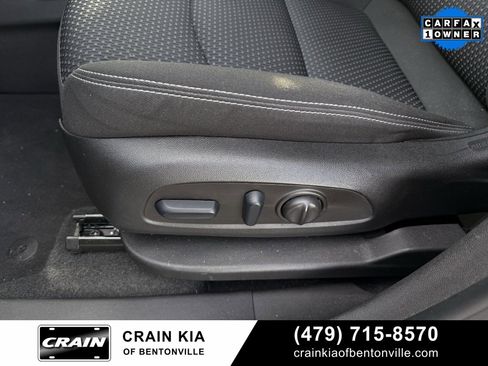 Used 2024 GMC Terrain SLE w/ Driver Convenience Package image 12