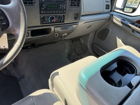 Used 2003 Ford F250 Lariat RWD image 13
