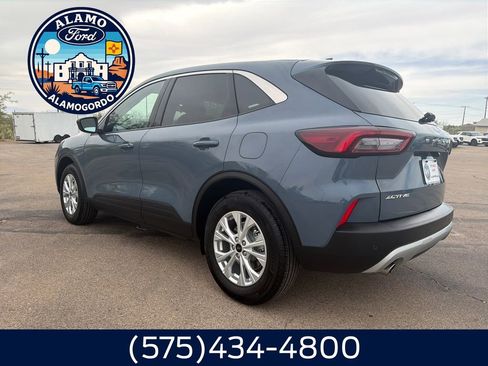 Used 2024 Ford Escape Active w/ Tech Pack #1 FWD image 3