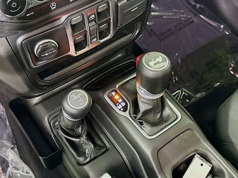 Used 2021 Jeep Wrangler Unlimited Sport AWD/4WD image 21