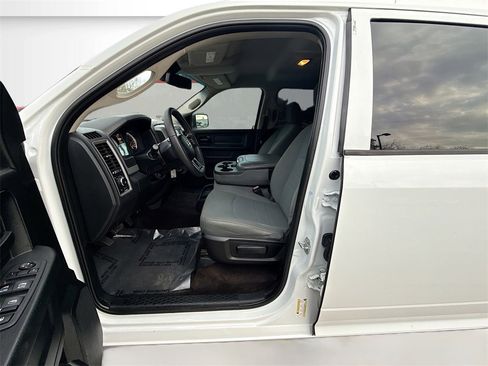 Used 2018 RAM 1500 Express image 19