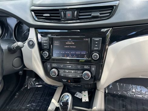Used 2021 Nissan Rogue Sport SV AWD/4WD image 23