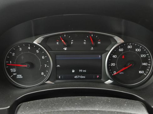 Used 2024 GMC Terrain SLT AWD/4WD image 25