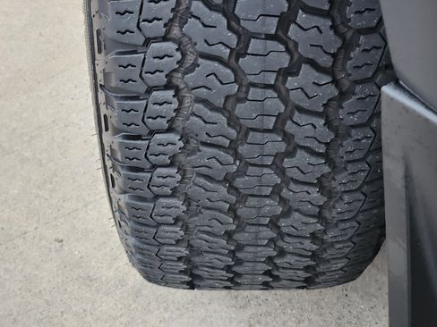 Certified 2025 Land Rover Defender 90 S image 12