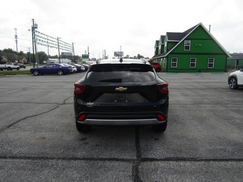 Used 2025 Chevrolet Trax LT w/ Driver Confidence Package FWD image 6