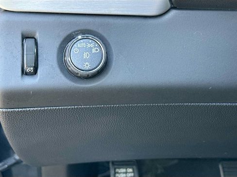 Used 2019 GMC Yukon XL SLT w/ Premium Edition RWD image 10